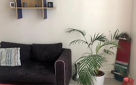 Cute And Quiet Appartment In Montmartre
